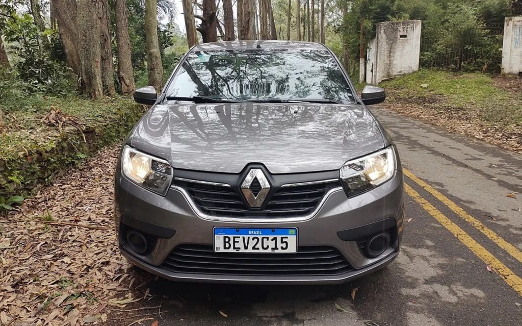 Renault Logan 1.0 MT - 13 segundos