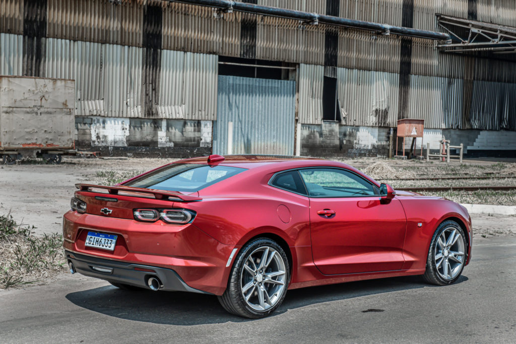 Chevrolet Camaro: 208 litros