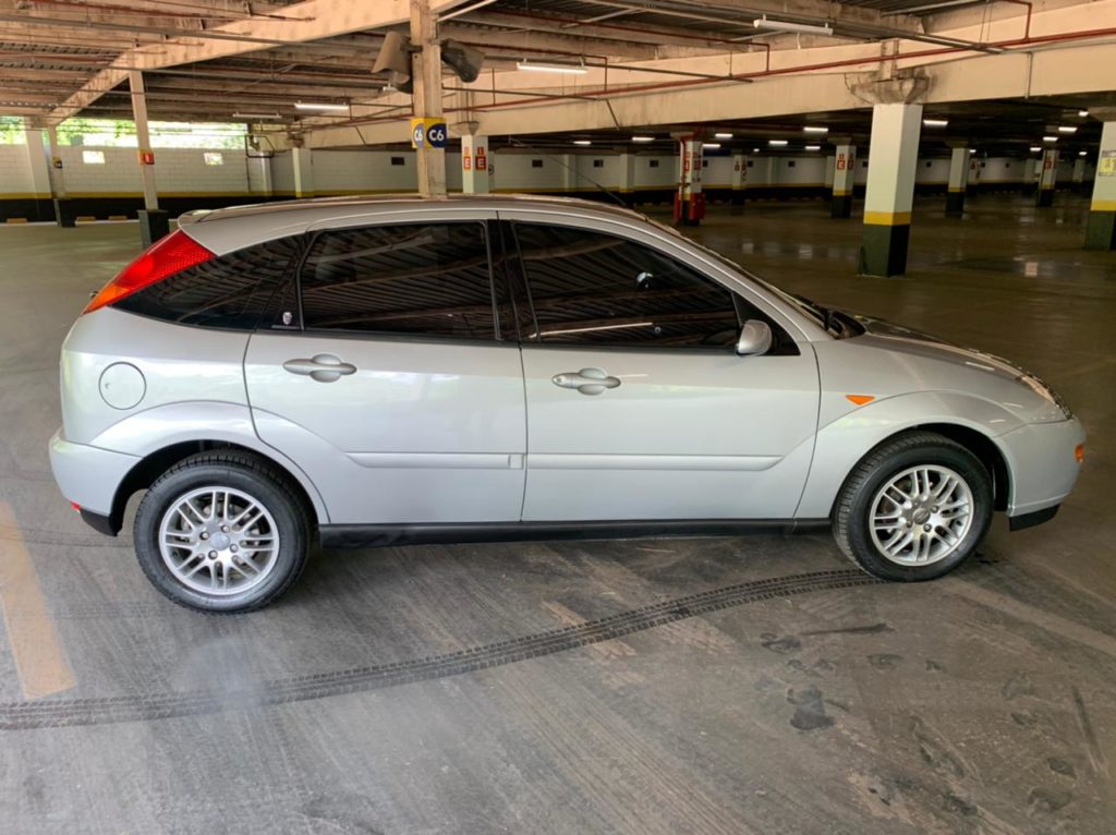 Ford Focus Ghia 2.0 2001