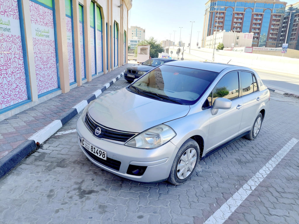 Nissan Tiida Sedan