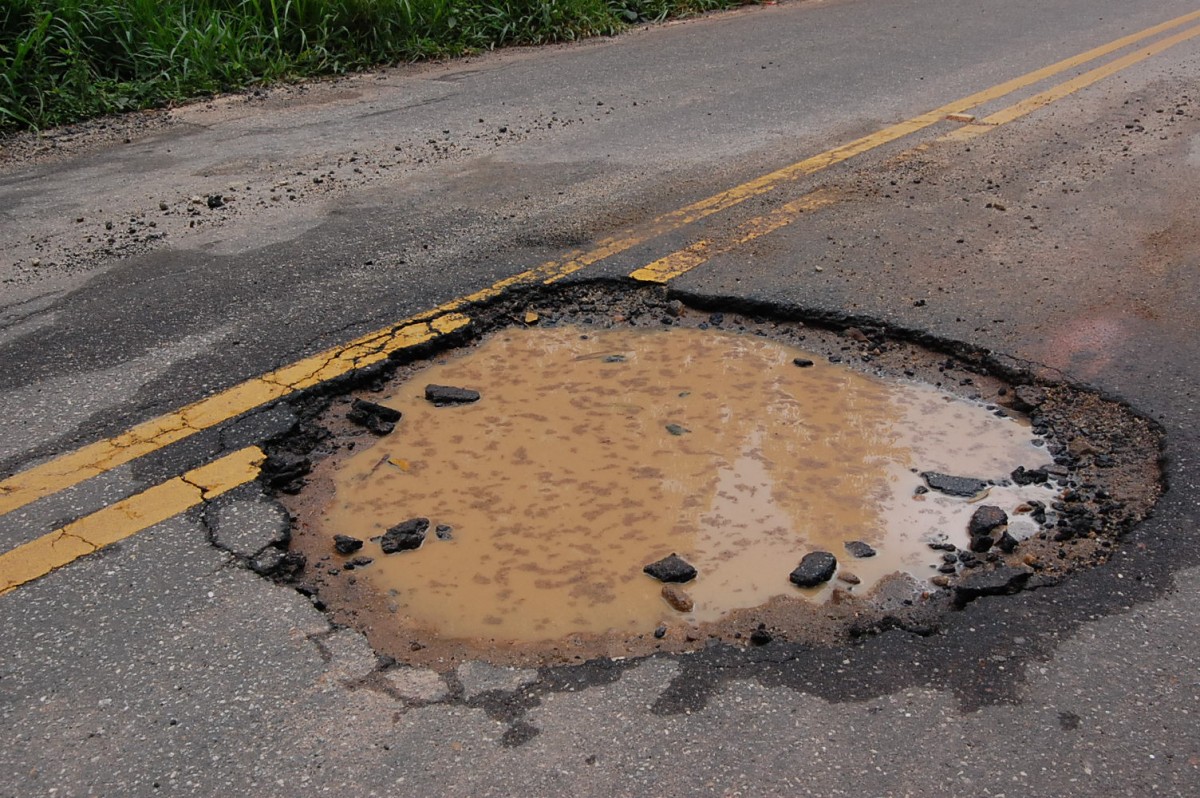 Acidente ou Dano no Veículo por Buracos na Pista? Saiba Seus Direitos